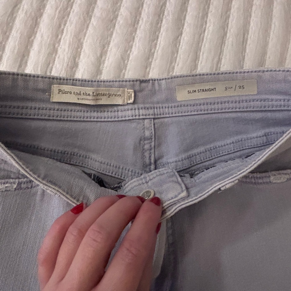 : : PILCRO Straight Leg Light Wash Distressed Jeans : : - Picture 9 of 16